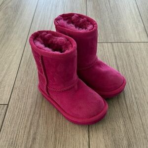 UGG Kids Classic Short II Water Resistant Genuine Shearling Boot Dark Peony 7M